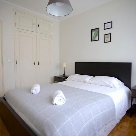 Downtown 3 Bedroom With Balcony - Quiet Street - Family Friendly - Groups OOporto Esterno foto