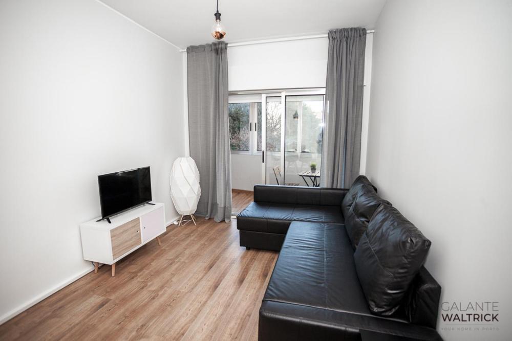 Downtown 3 Bedroom With Balcony - Quiet Street - Family Friendly - Groups OOporto Esterno foto