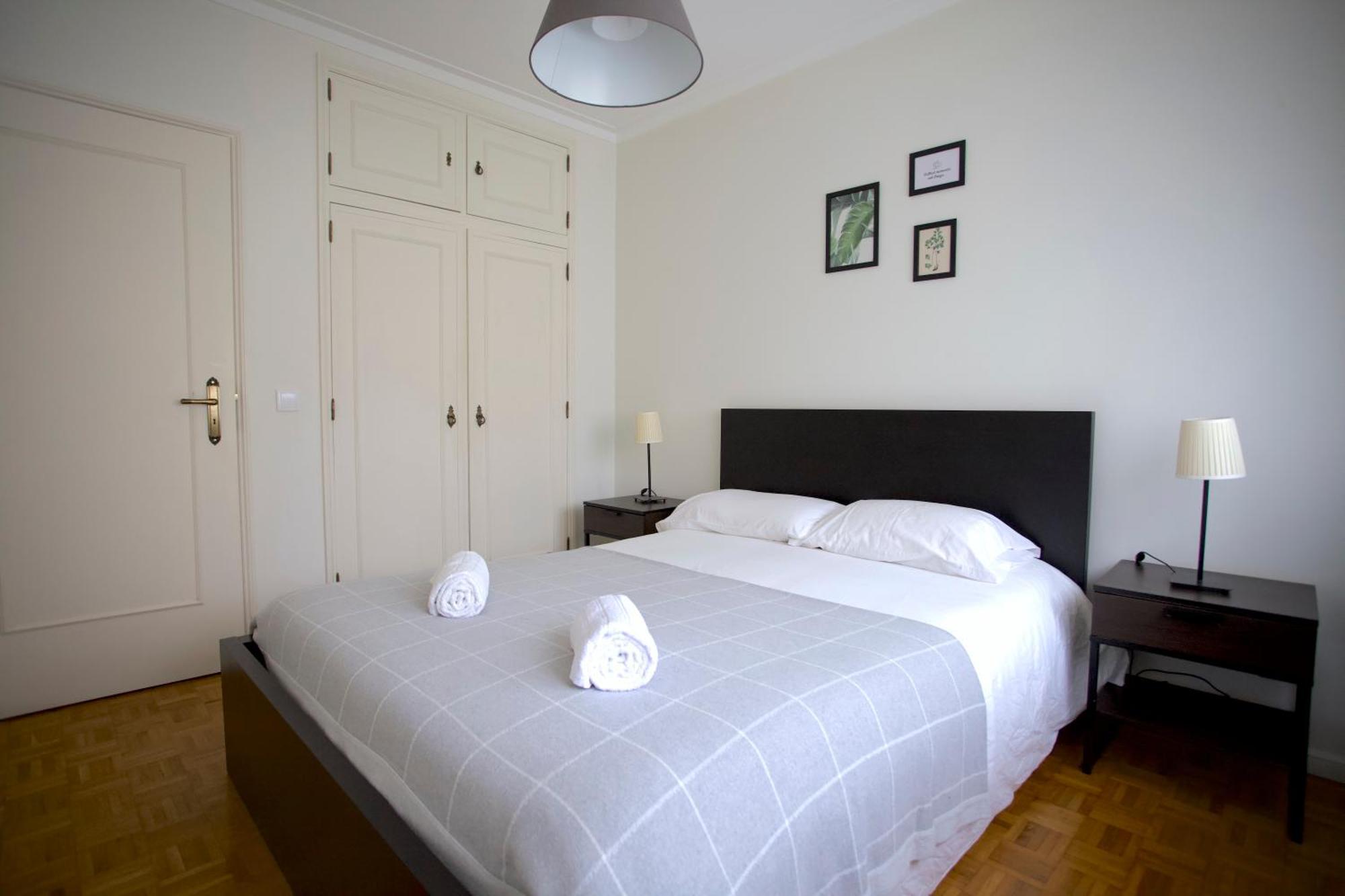 Downtown 3 Bedroom With Balcony - Quiet Street - Family Friendly - Groups OOporto Esterno foto