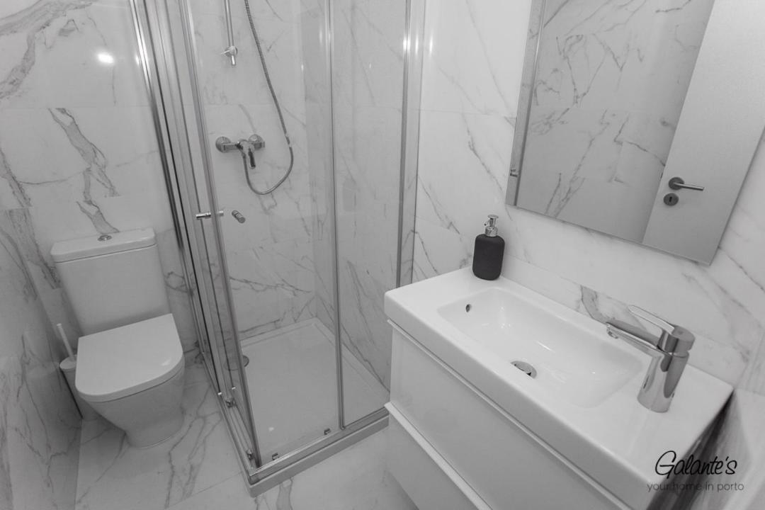 Downtown 3 Bedroom With Balcony - Quiet Street - Family Friendly - Groups OOporto Esterno foto