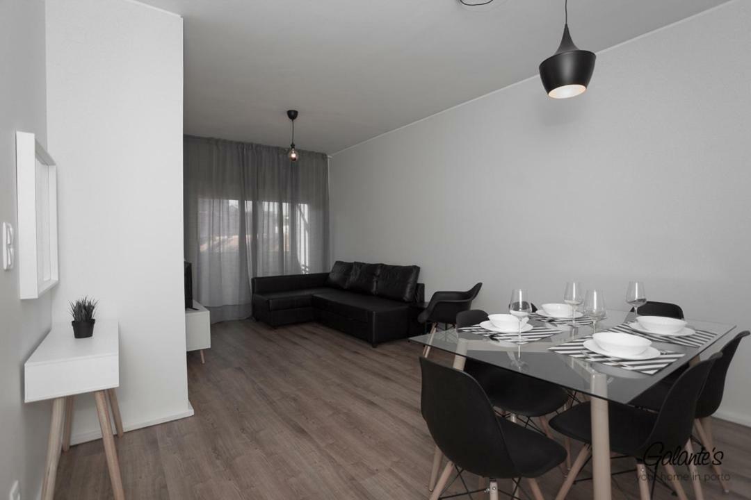 Downtown 3 Bedroom With Balcony - Quiet Street - Family Friendly - Groups OOporto Esterno foto